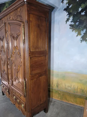 armoire Luigi XV dell'est della Francia — Ottimo stato