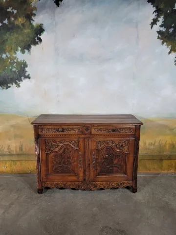 Buffet bas Louis-XV-Anrichte aus Nussbaum — Sehr guter Zustand