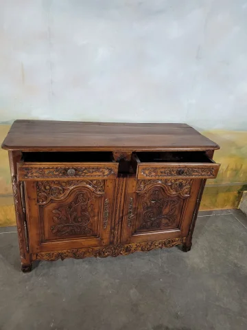Buffet bas Louis-XV-Anrichte aus Nussbaum — Sehr guter Zustand