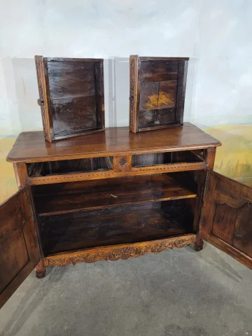 Buffet bas Louis-XV-Anrichte aus Nussbaum — Sehr guter Zustand