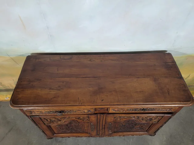 Buffet bas Louis-XV-Anrichte aus Nussbaum — Sehr guter Zustand