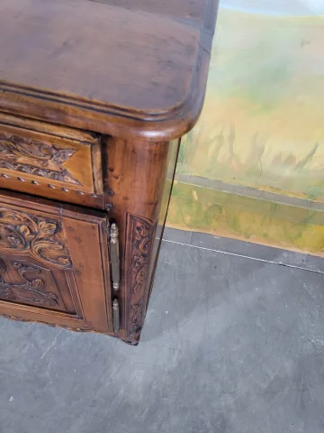 Buffet bas Louis-XV-Anrichte aus Nussbaum — Sehr guter Zustand