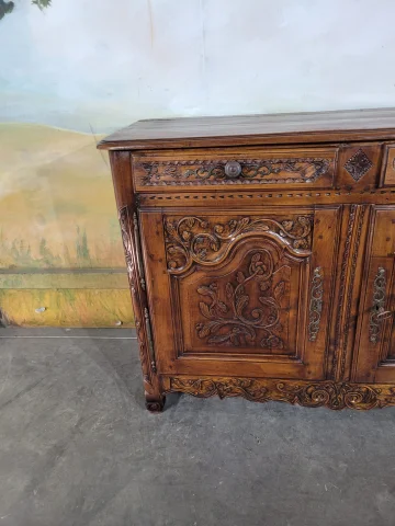 Buffet bas Louis-XV-Anrichte aus Nussbaum — Sehr guter Zustand