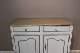 Bahut Louis XV en bois polychrome
