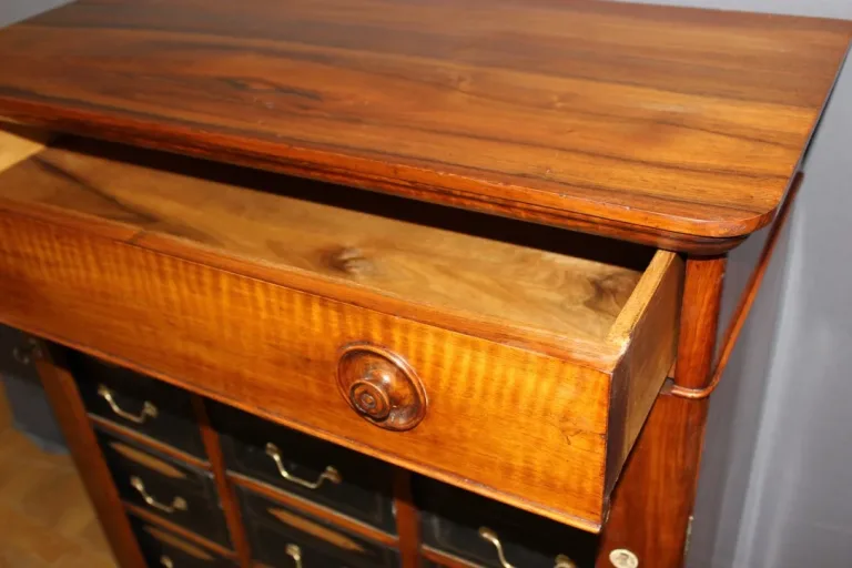 Cartonnier d'époque Restauration en noyer