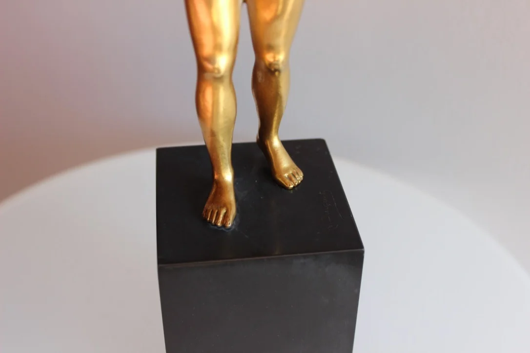 Sculpture de femme en bronze par Durquet