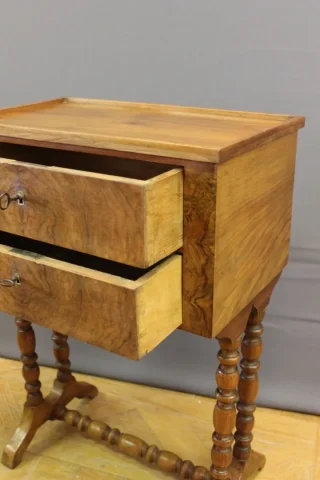 Chiffonnier Louis Philippe en Noyer