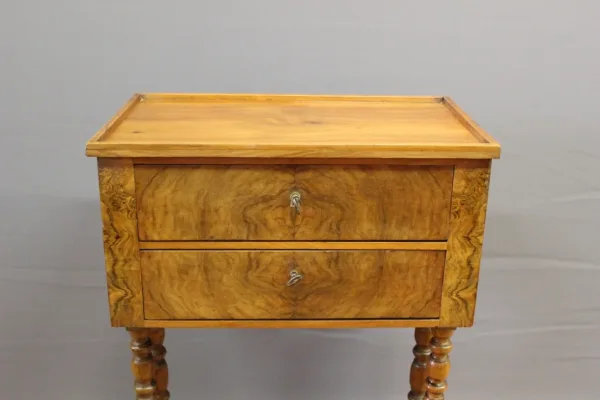 Chiffonnier Louis Philippe en Noyer