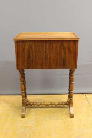 Chiffonnier Louis Philippe en Noyer