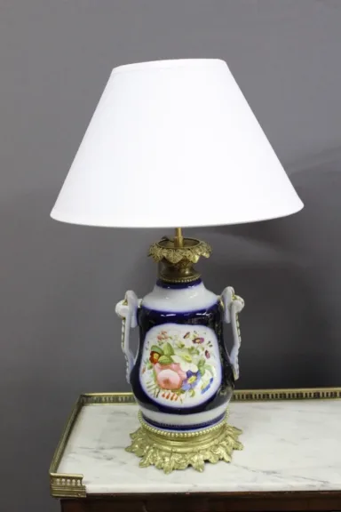 Paire de lampes en porcelaine de Bayeux fin XIX