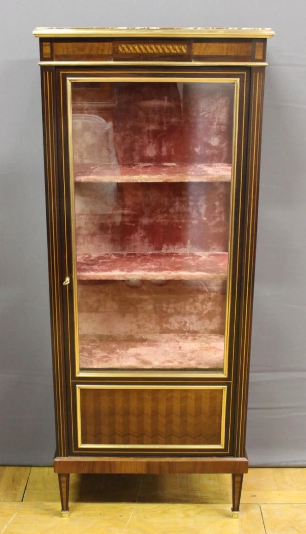 GABINETE DE VISUALIZACIÓN DE ESTILO LOUIS XVI
