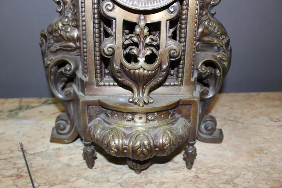 Pendule en bronze d'époque Napoléon III