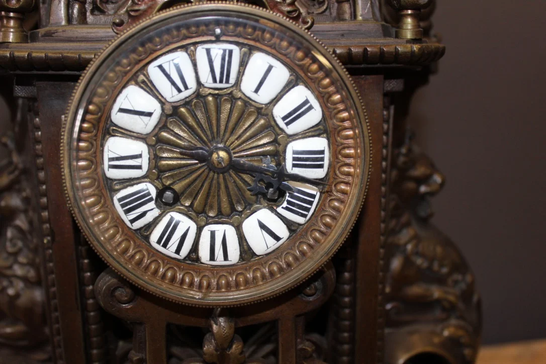 Pendule en bronze d'époque Napoléon III