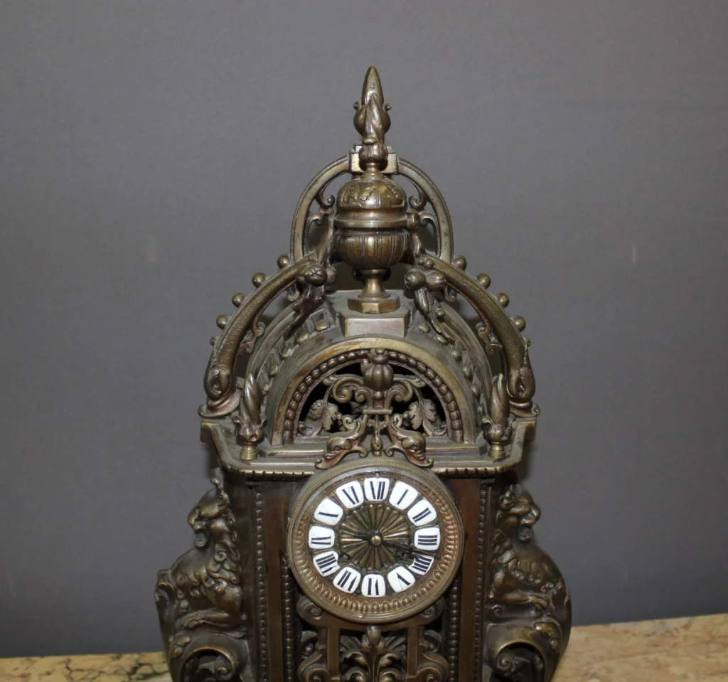 Pendule en bronze d'époque Napoléon III