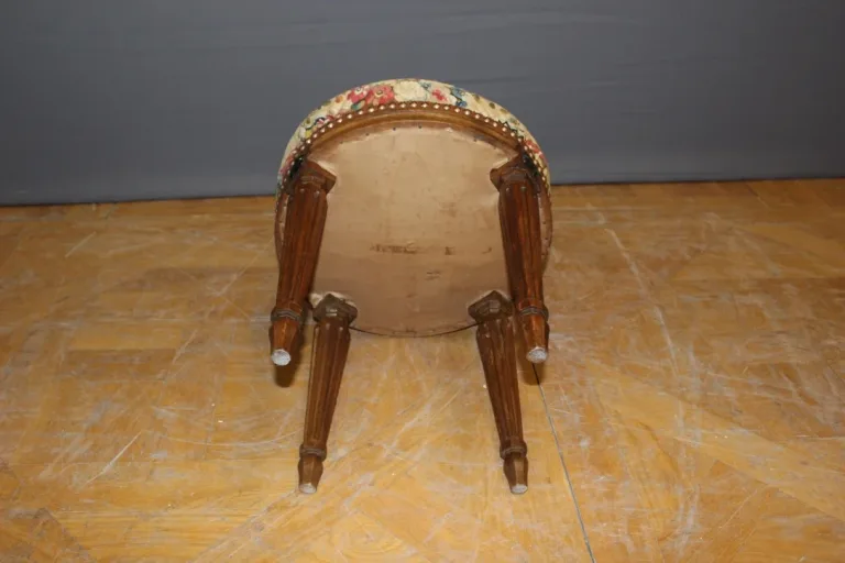 Suite Of Six Louis XVI Chairs In Walnut Late XVIII