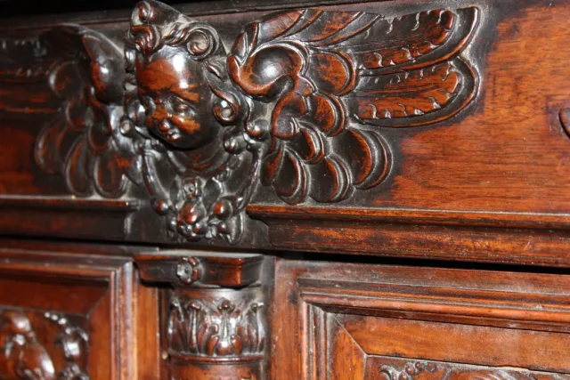 Buffet Deux Corps à Retrait En Noyer XVII