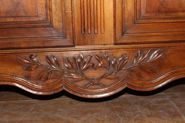 Armoire Provençale de mariage en noyer début XIX
