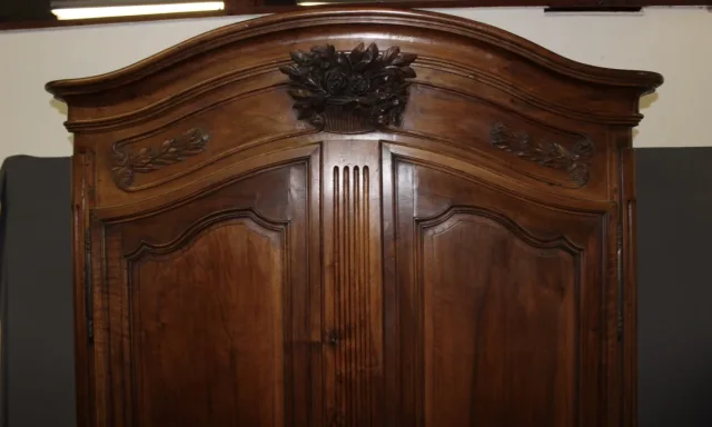 Armoire Provençale de mariage en noyer début XIX