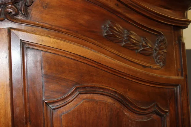 Armoire Provençale de mariage en noyer début XIX