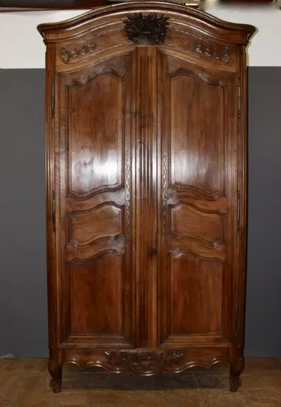 Armoire Provençale de mariage en noyer début XIX