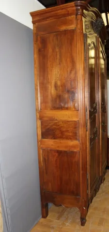 Armoire Provençale de mariage en noyer début XIX