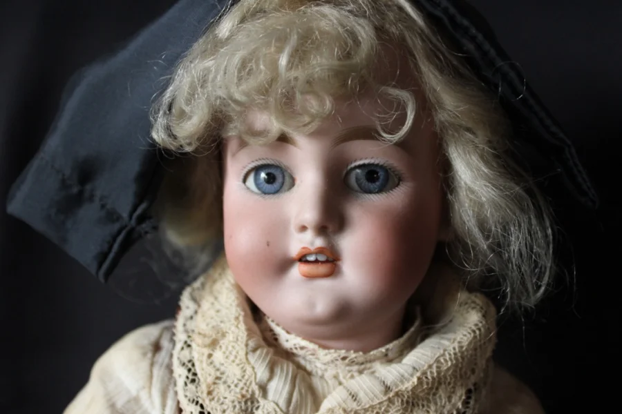 Poupée tête porcelaine marqué S&C germany