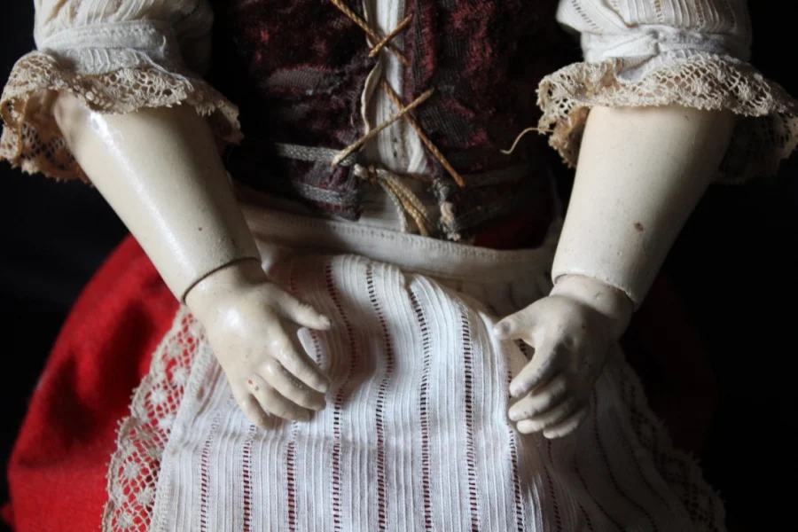 Poupée tête porcelaine marqué S&C germany