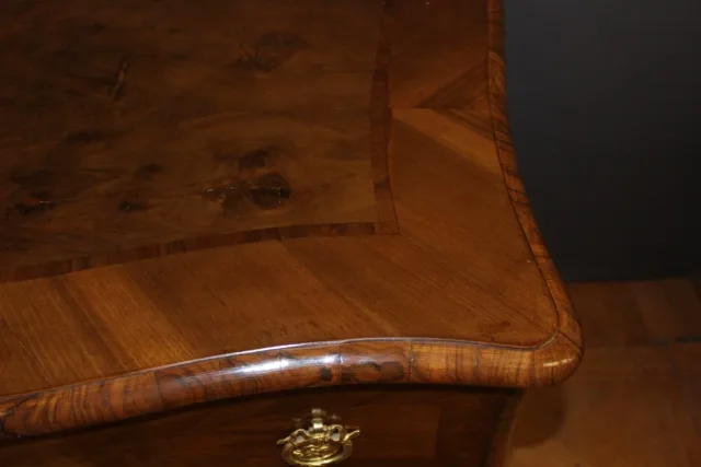 Louis XV Commode In Walnut Marquetry XVIII