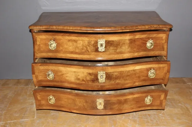 Louis XV Commode In Walnut Marquetry XVIII