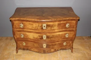 Louis XV Commode In Walnut Marquetry XVIII