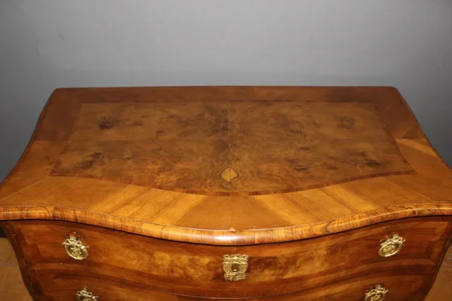 Louis XV Commode In Walnut Marquetry XVIII