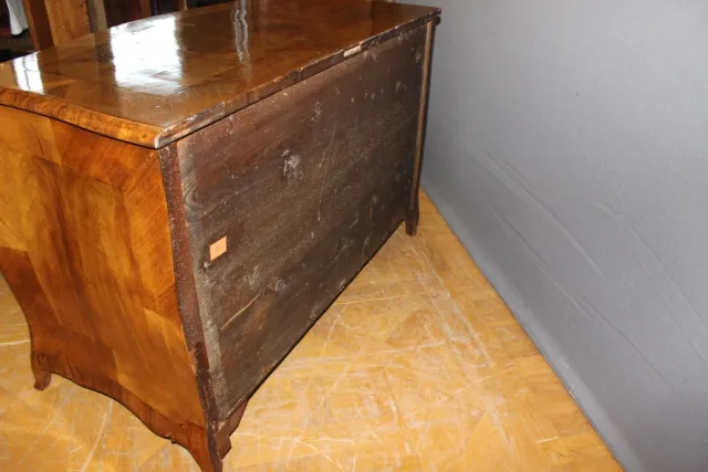 Louis XV Commode In Walnut Marquetry XVIII