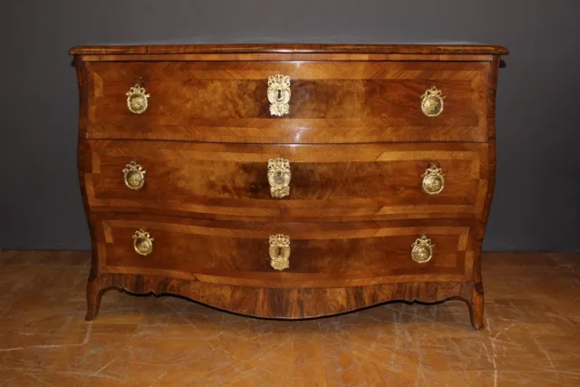 Louis XV Commode In Walnut Marquetry XVIII