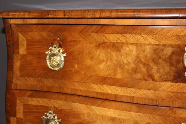 Louis XV Commode In Walnut Marquetry XVIII