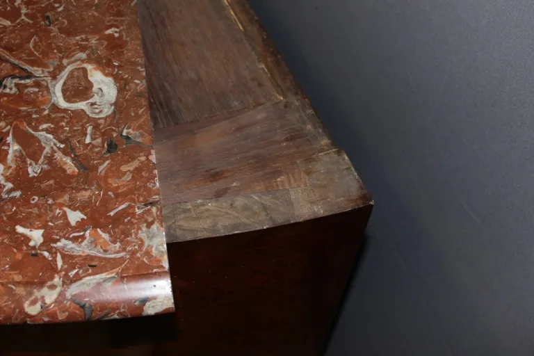 Commode arbalète Louis XIV en marqueterie de cube