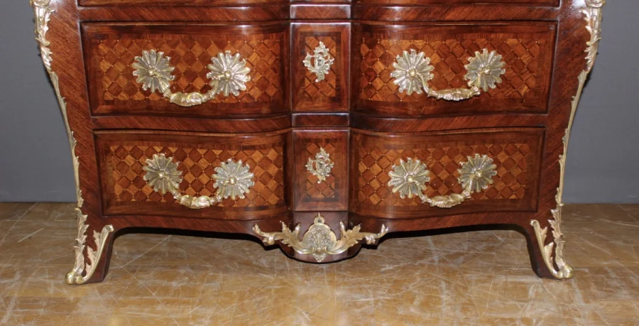 LOUIS XIV STYLE BRUST DER SCHUBLADEN