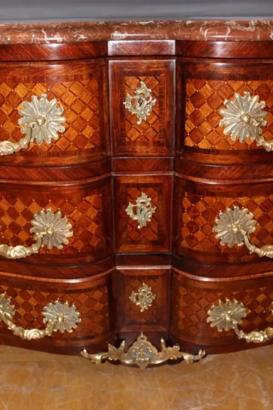Commode arbalète Louis XIV en marqueterie de cube