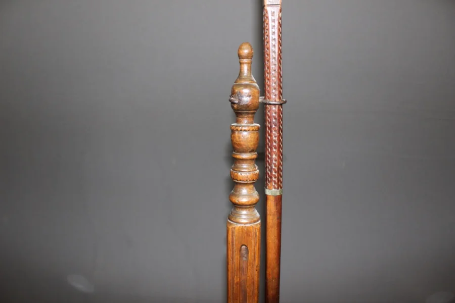 Quenouille et porte quenouille en bois et étain XIX