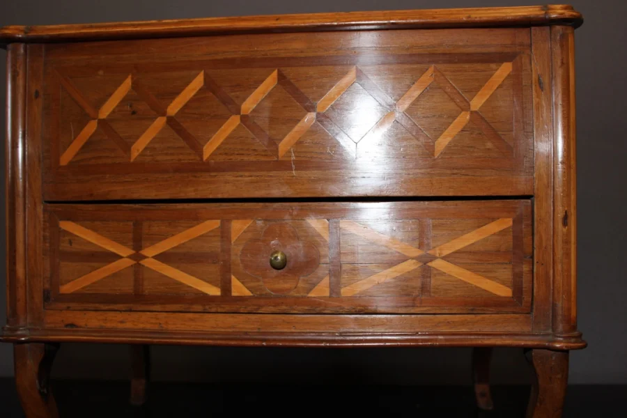 Commode de maitrise en marqueterie XVIII