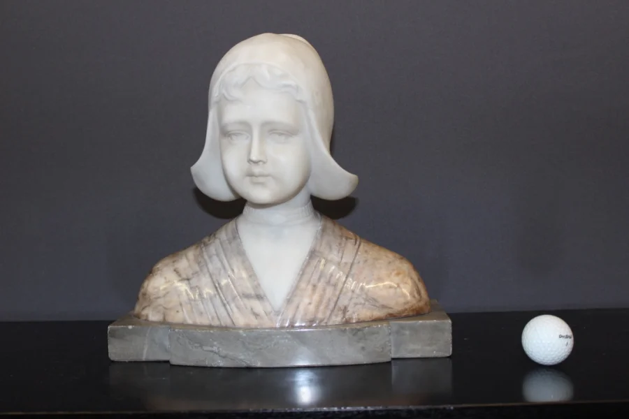 Bust In Alabaster And Marble Figuring A Dutch Woman Around 1900