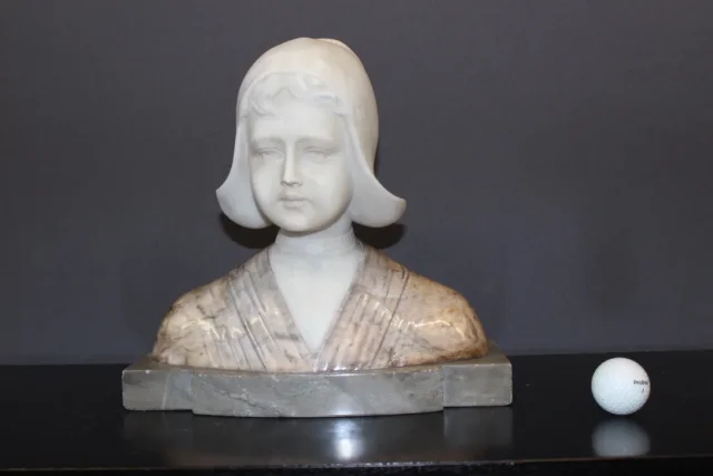 Bust In Alabaster And Marble Figuring A Dutch Woman Around 1900