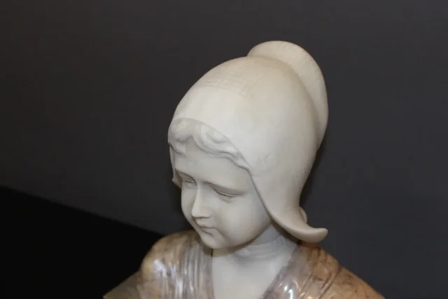 Bust In Alabaster And Marble Figuring A Dutch Woman Around 1900