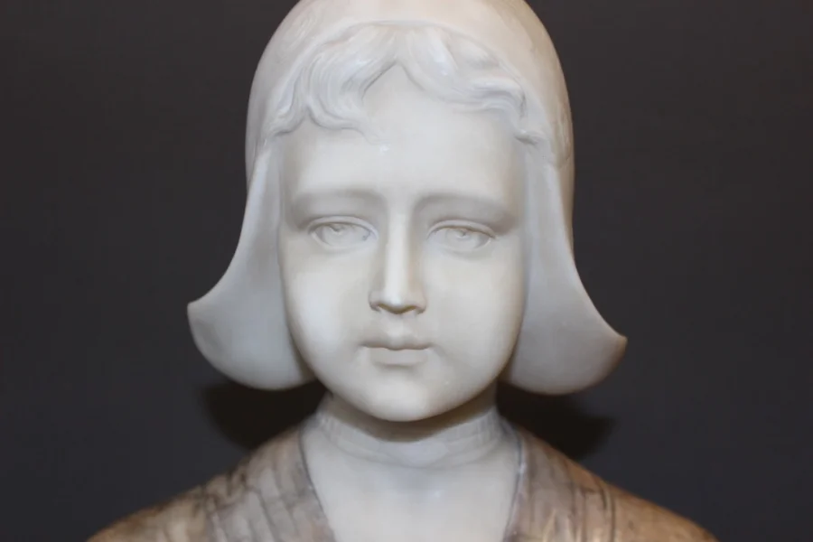 Bust In Alabaster And Marble Figuring A Dutch Woman Around 1900
