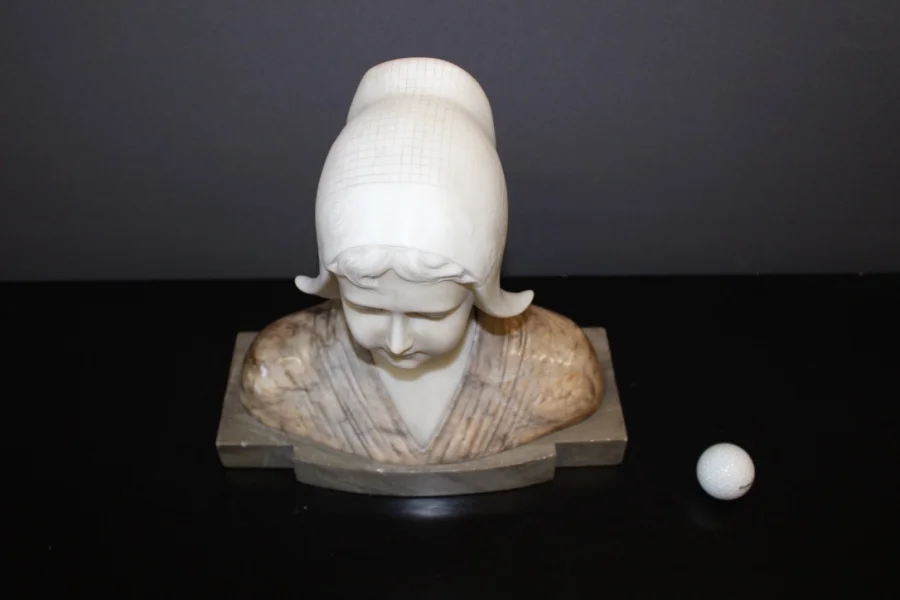 Bust In Alabaster And Marble Figuring A Dutch Woman Around 1900