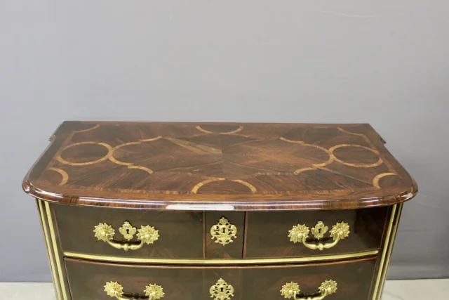 FRENCH REGENCY PERIOD CHEST OF DRAWERS