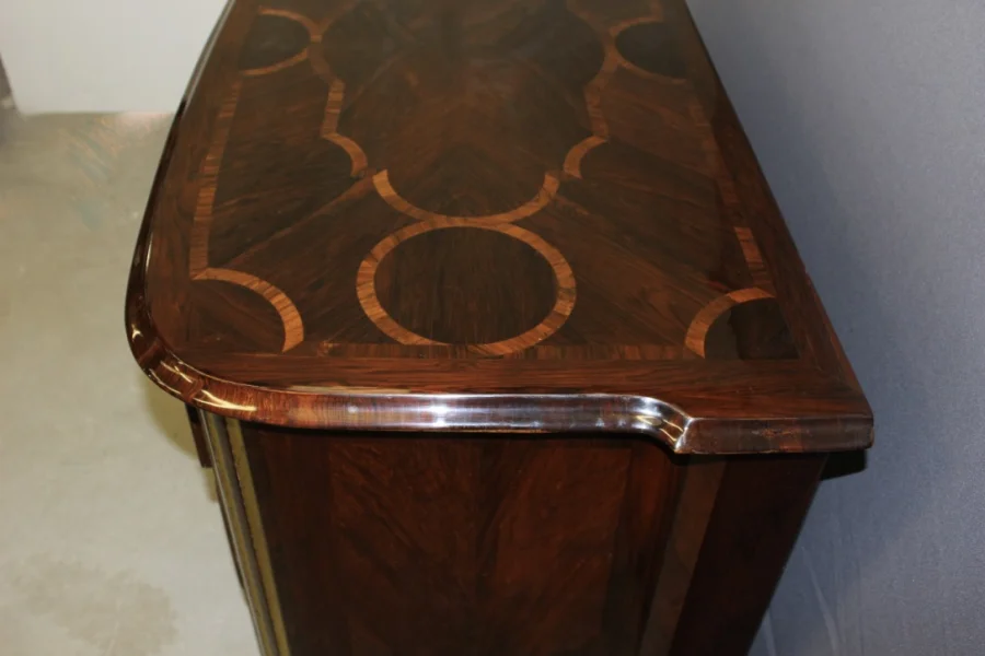 FRENCH REGENCY PERIOD CHEST OF DRAWERS