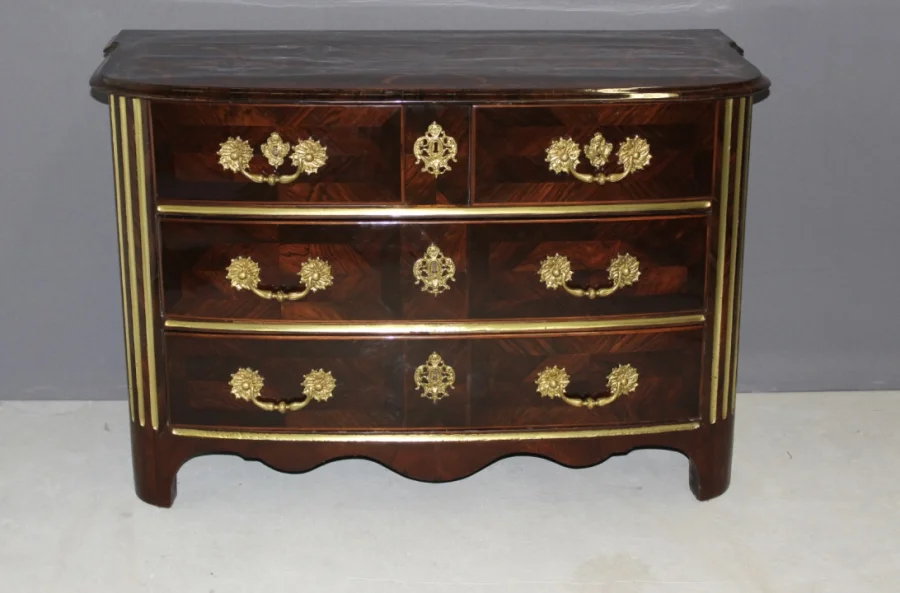FRENCH REGENCY PERIOD CHEST OF DRAWERS