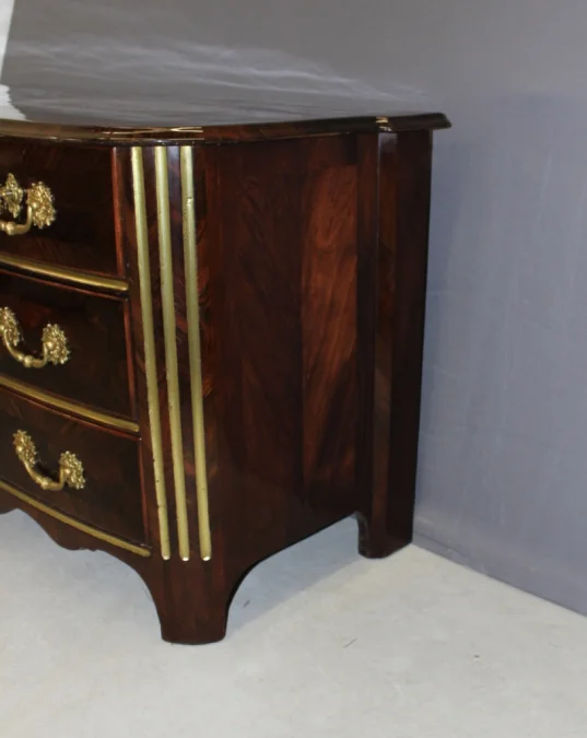 FRENCH REGENCY PERIOD CHEST OF DRAWERS