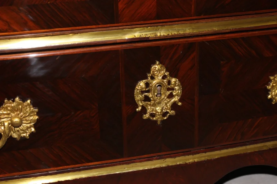 FRENCH REGENCY PERIOD CHEST OF DRAWERS