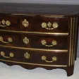 Commode d'époque Régence en marqueterie de palissandre